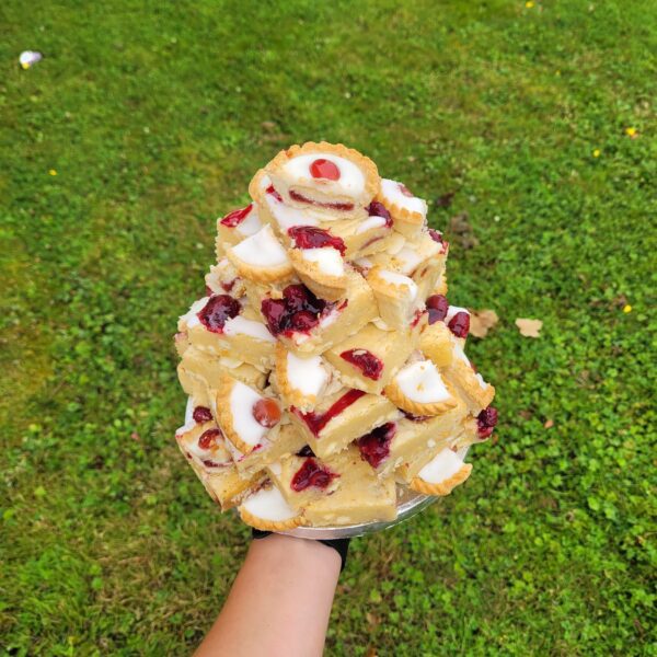 Bakewell Blondie Mini Tower (8" Board)